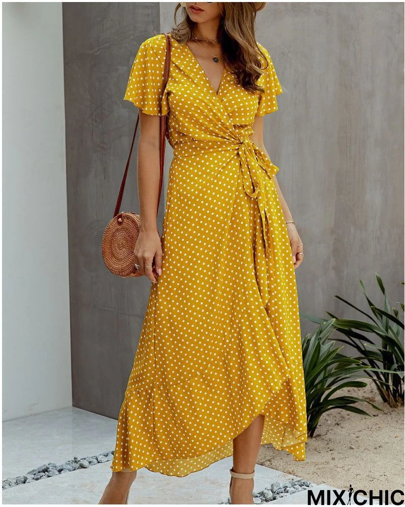 Point V-Neck Ruffled Dress