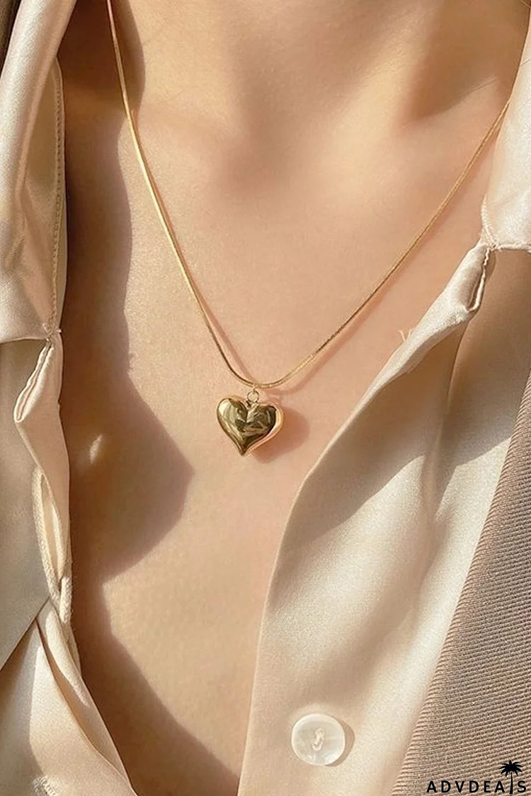 Three-dimensional Heart Necklace