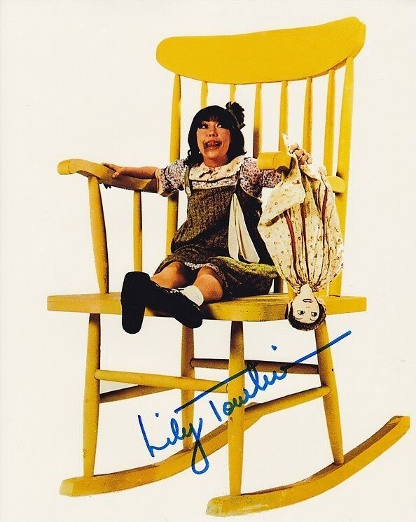 LILY TOMLIN Signed Autographed Photo Poster painting