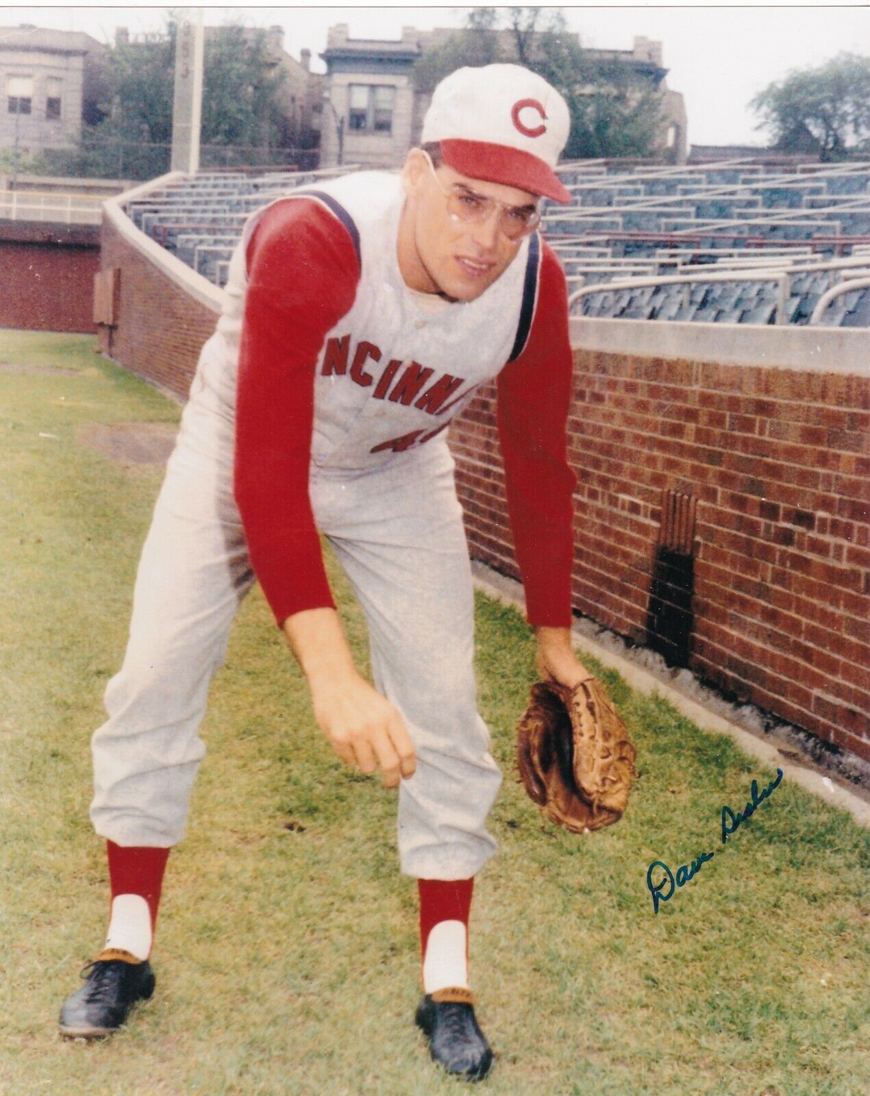 DAVE SISLER CINCINNATI REDS COLOR ACTION SIGNED 8x10