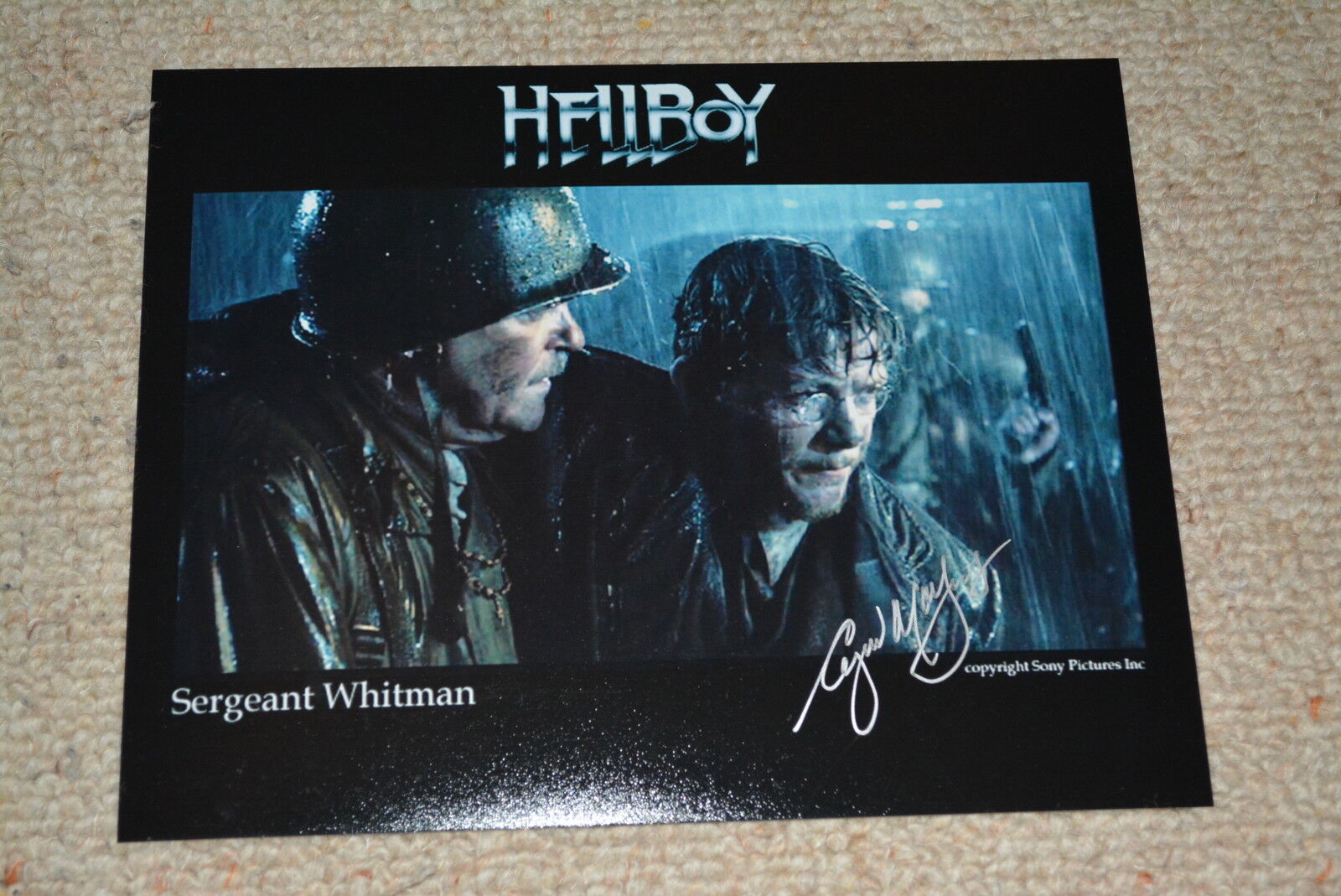 ANGUS MACINNES signed autograph In Person 8x12 (20x30 cm) HELLBOY Sgt. Whitman