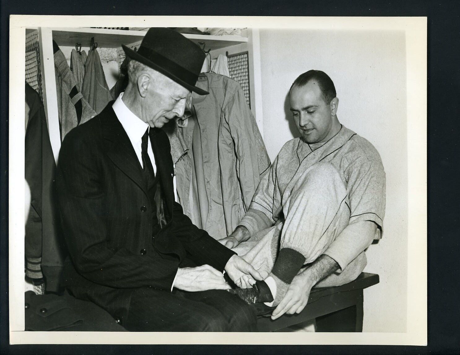 Conne Mack in the locker room circa 1940 's Press Photo Poster painting Philadelphia A's