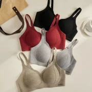 Dzgolf Fashion Seamless Triangle Cup Bra Yoga Sports Bralette with Pad Wireless Bras Underwear Intimates Deep V Bra Girl