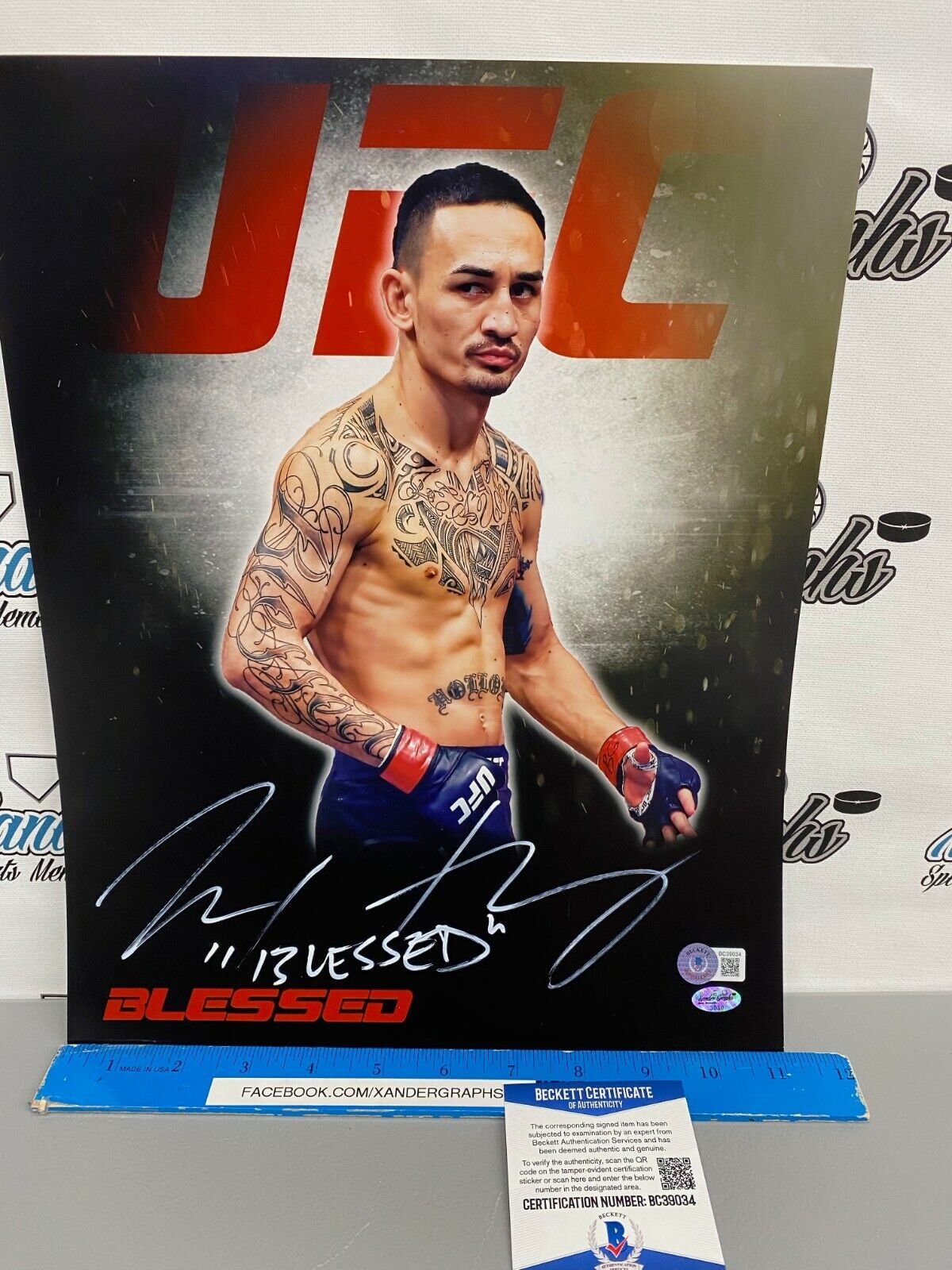 MAX HOLLOWAY SIGNED AUTOGRAPHED UFC MMA CHAMP HAWAII 11X14 Photo Poster painting-BECKETT COA BAS