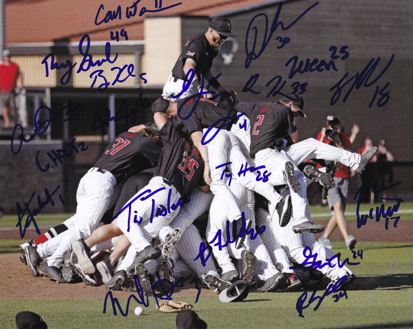 2018 Texas Tech Red Raiders Signed Team Photo Poster painting 8x10 CWS College World Series Jung