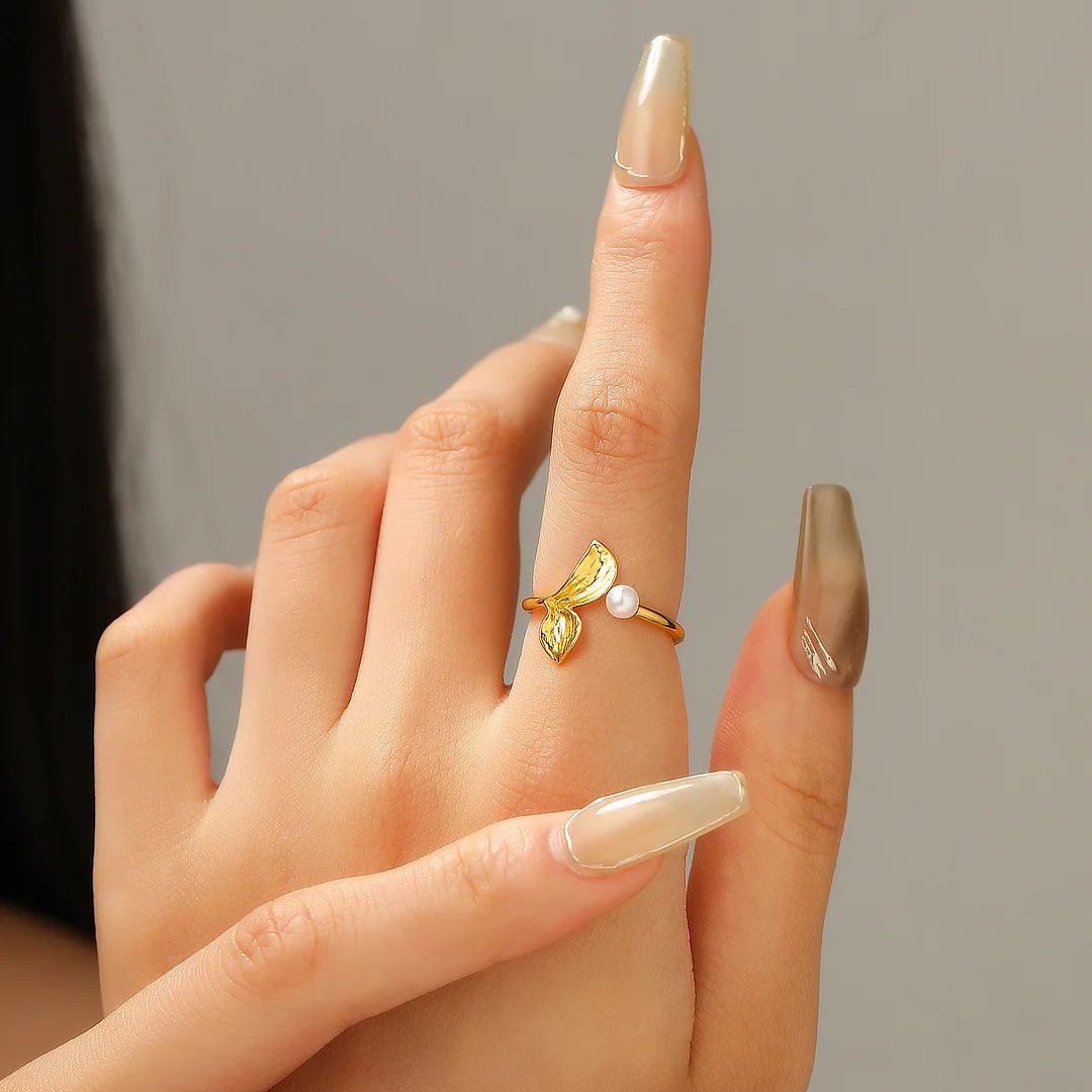 Leaf pearl open-ended gold-plated ring