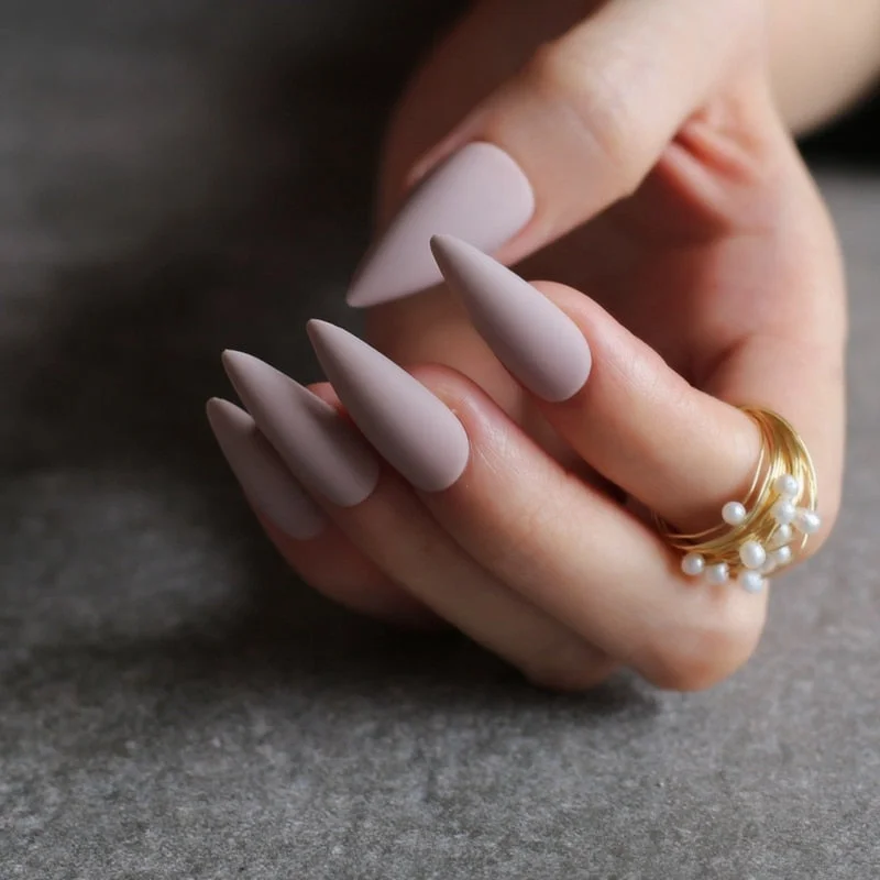 DIY long shiny fake nails INS 10 colors optional Stiletto salon glossy false nails Long almond salon art false nails matte-Nail Inspo