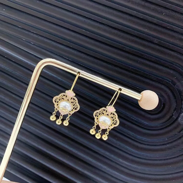 Safety lock earrings