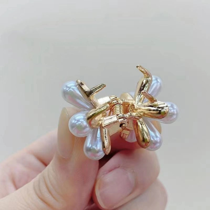 Women’s Sweet Flower Alloy Inlay Artificial Pearls Hair Claws