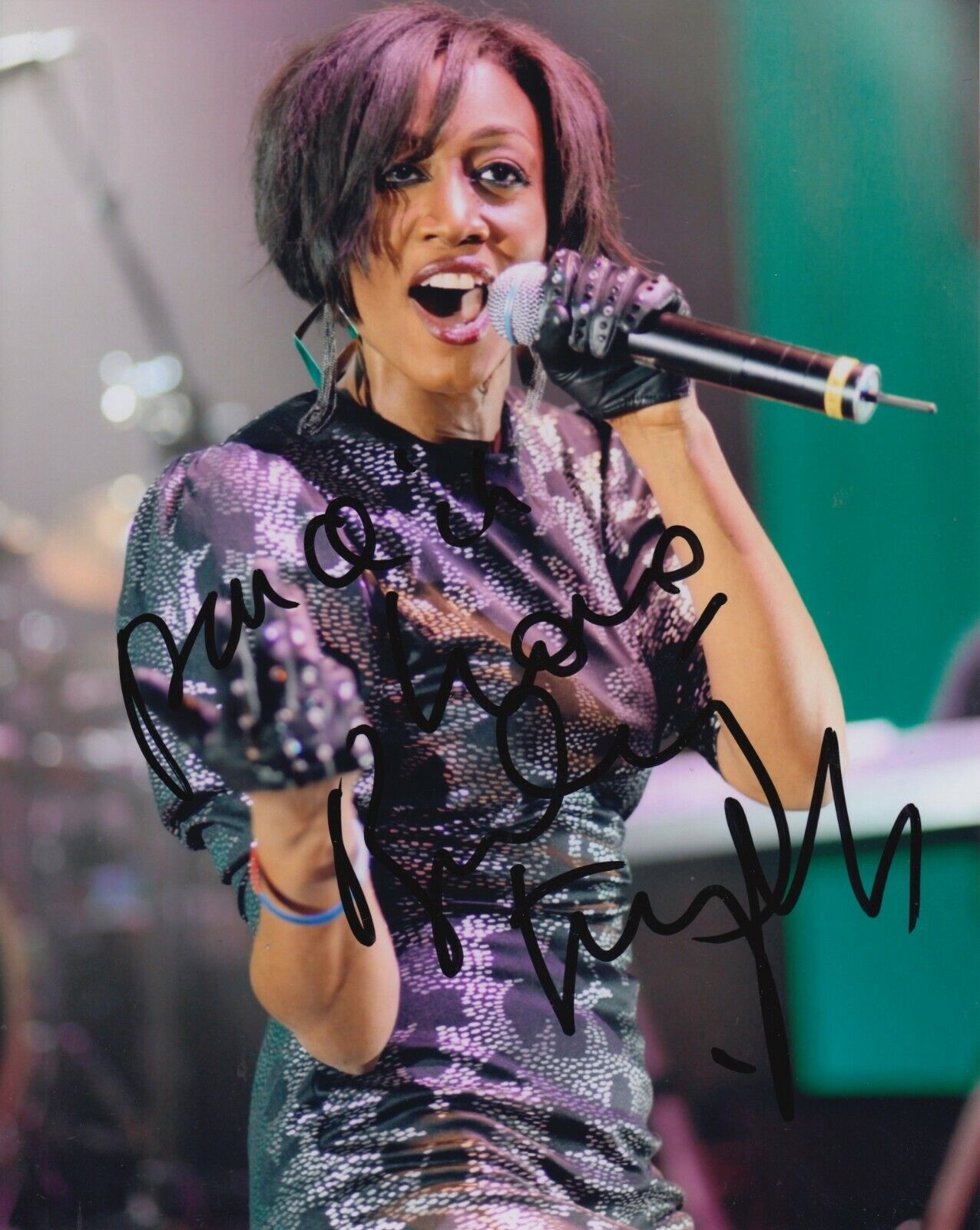 Beverley Knight Hand Signed 10x8 Photo Poster painting - Music Autograph 2.