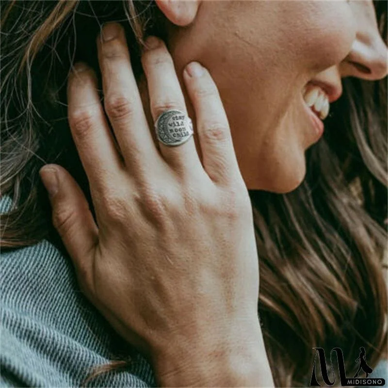 MidiSono - Ladies Retro Simple Disc Carved Moon Word Rings