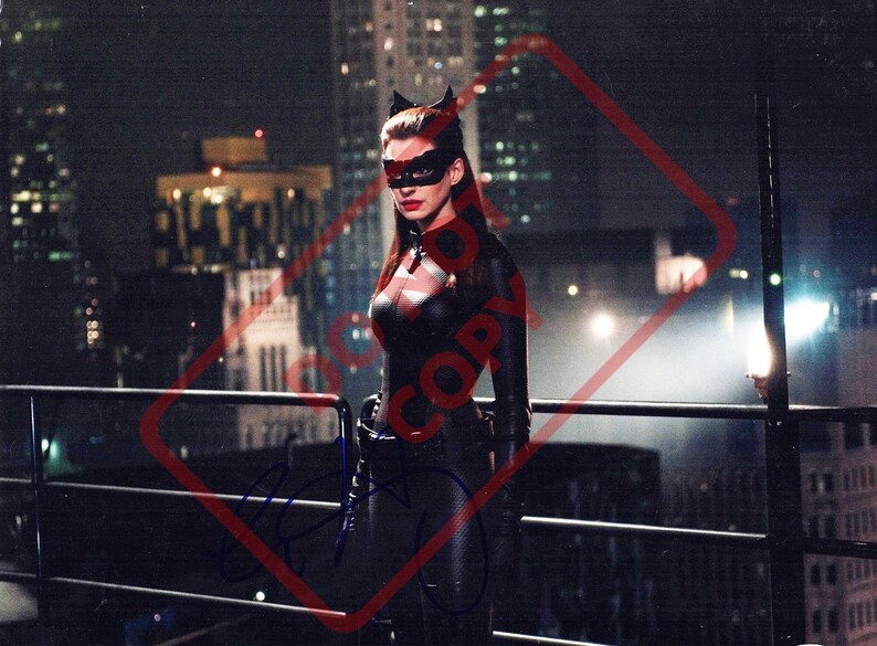 Anne Hathaway Catwoman Sexy 8.5x11 Autographed Signed Reprint Photo Poster painting