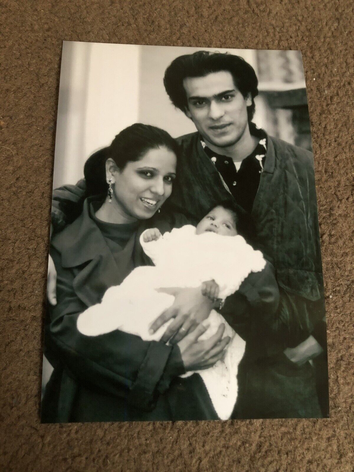 DEEPAK VERMA & SHOBU KAPOOR (EASTENDERS) UNSIGNED Photo Poster painting- 6x4”