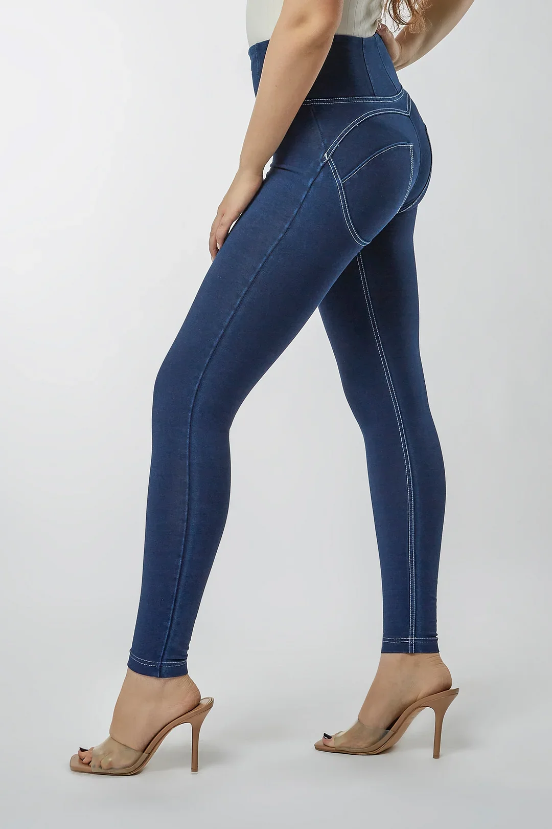 Elastic Zipper Butt-Lift Jeans