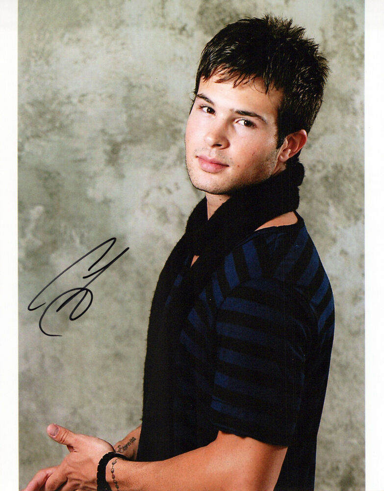 Cody Longo head shot autographed Photo Poster painting signed 8x10 #2