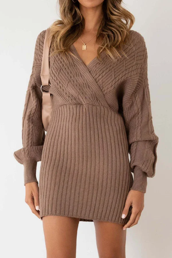 V-neck twist knitted hip skirt