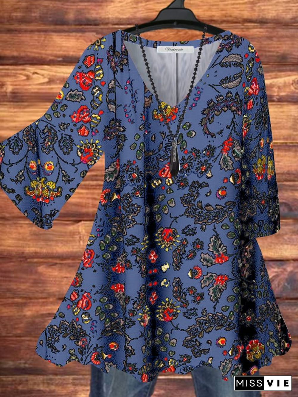 Women 3/4 Sleeve V-neck Floral Printed Graphic Top