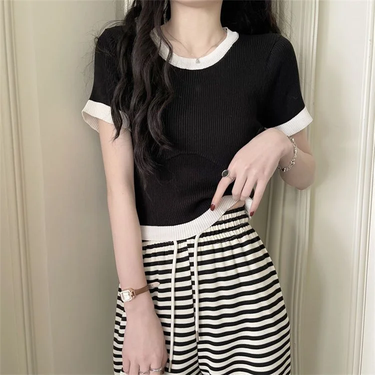 Uveng Uveng Clamming Color Splicing T-Shirts For Women's New Summer Fashion Slimming Thin-Sleeved Ice Silk Short-Sleeved Top Tide