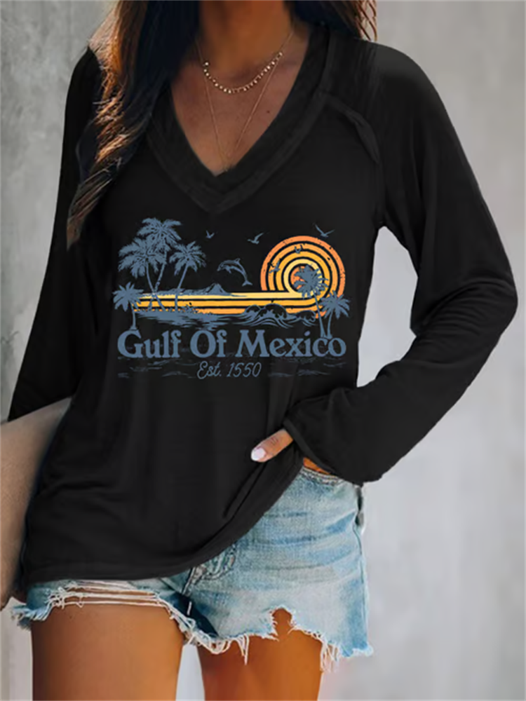 Simpfit T-Shirt mit V-Ausschnitt und Golf-von-Mexiko-Print für Damen