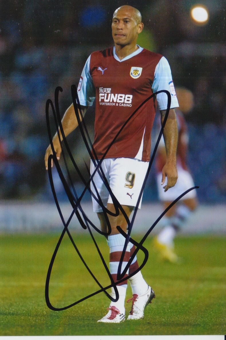 BURNLEY HAND SIGNED CHRIS IWELUMO 6X4 Photo Poster painting 1.