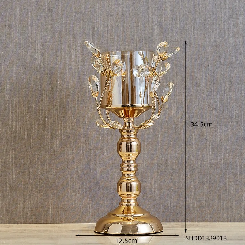 European Style Golden Metal Candle Holder Modern Home Decoration Exquisite and Elegant Candle Holder Desktop Wedding Decoration