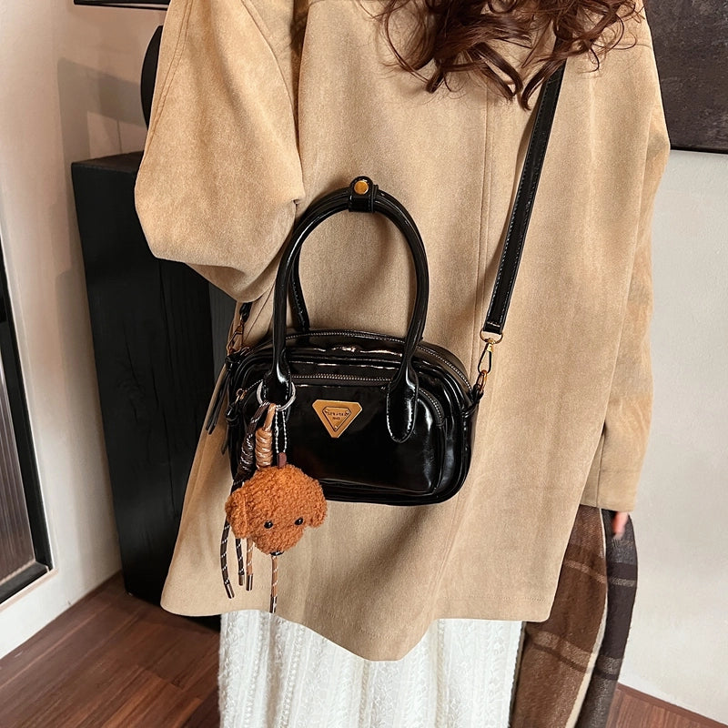 Women’s Pu Leather Solid Color Classic Style Square Zipper Crossbody Bag