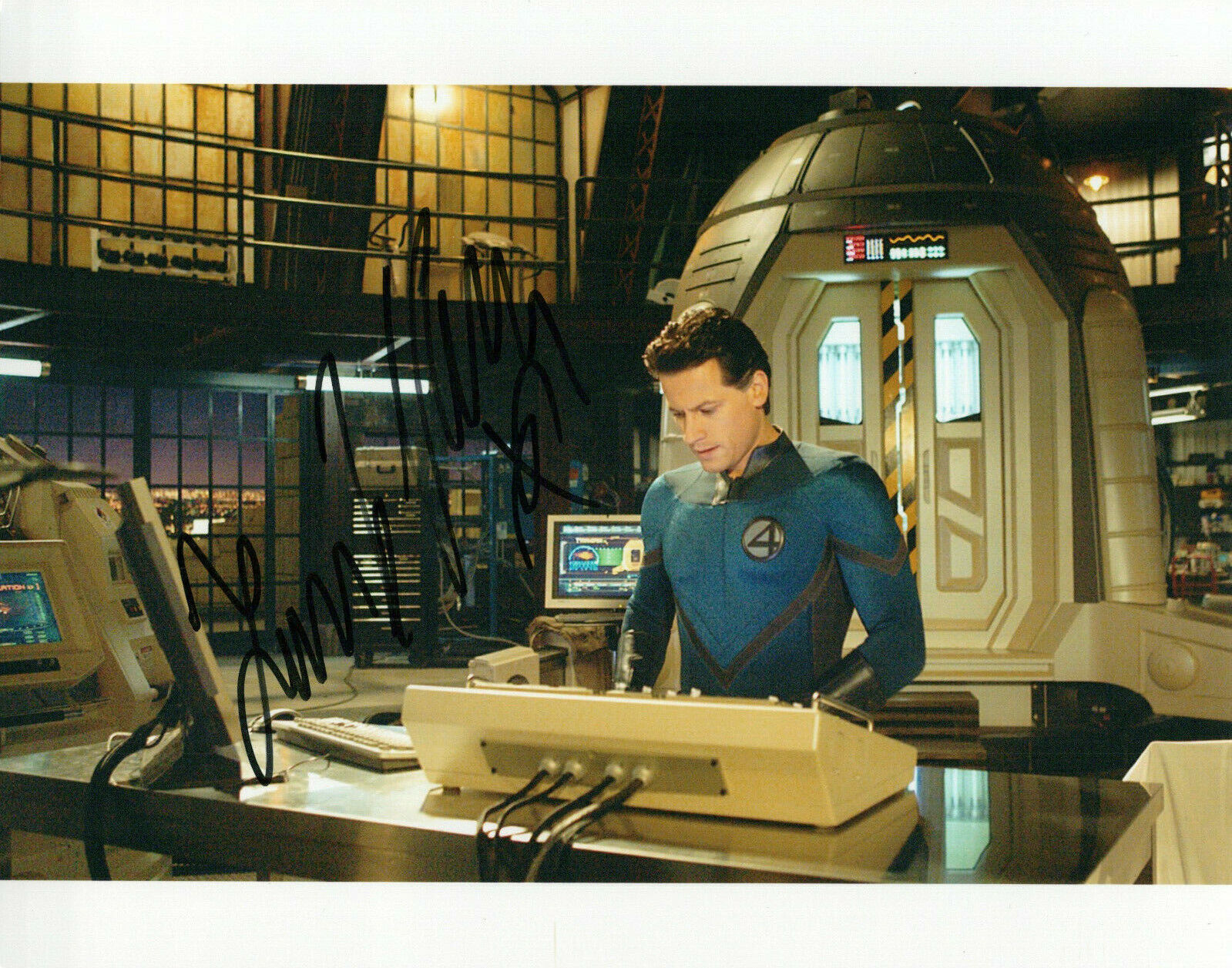 Ioan Gruffudd Fantastic Four autographed Photo Poster painting signed 8x10 #6 Reed Richards