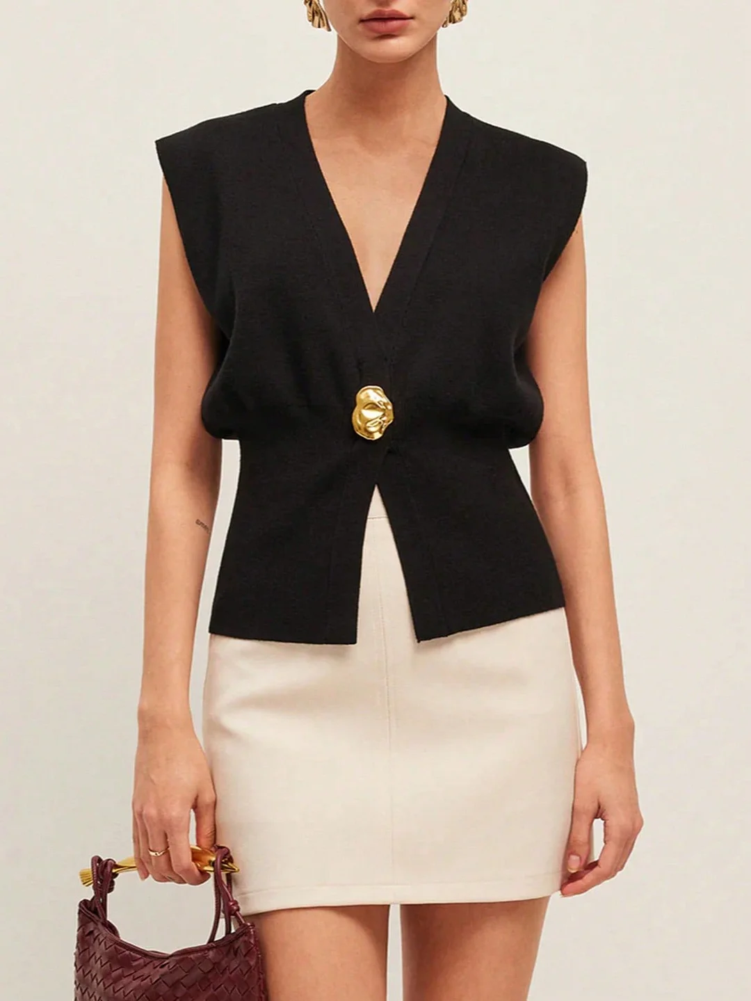 Nigikala Nigikala Women's Elegant Casual Knitted Vest Deep V Collar Simple Fashion Commuting Temperament Top