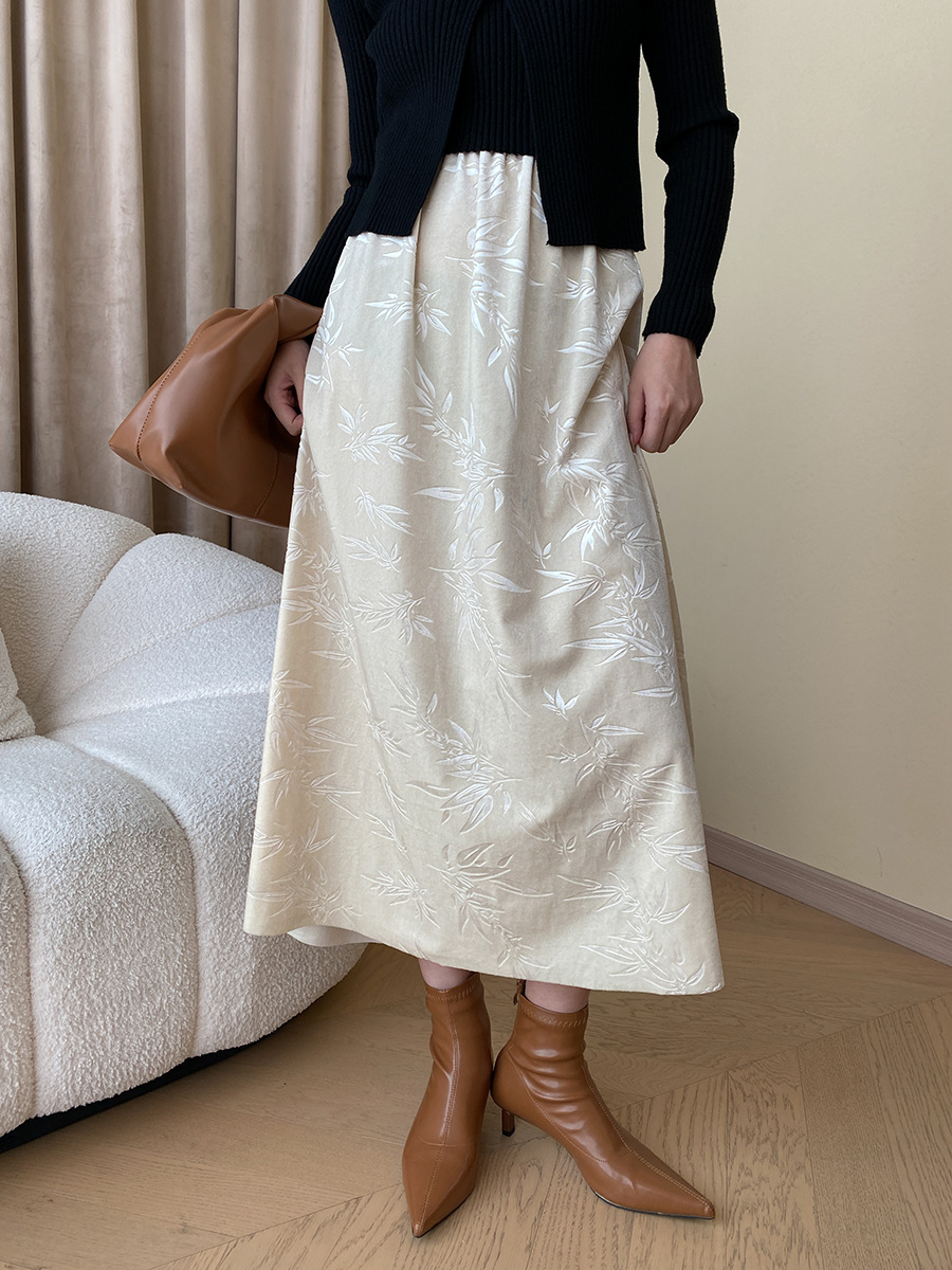 Bamboo Jacquard High Waist Slimming Velvet Skirt