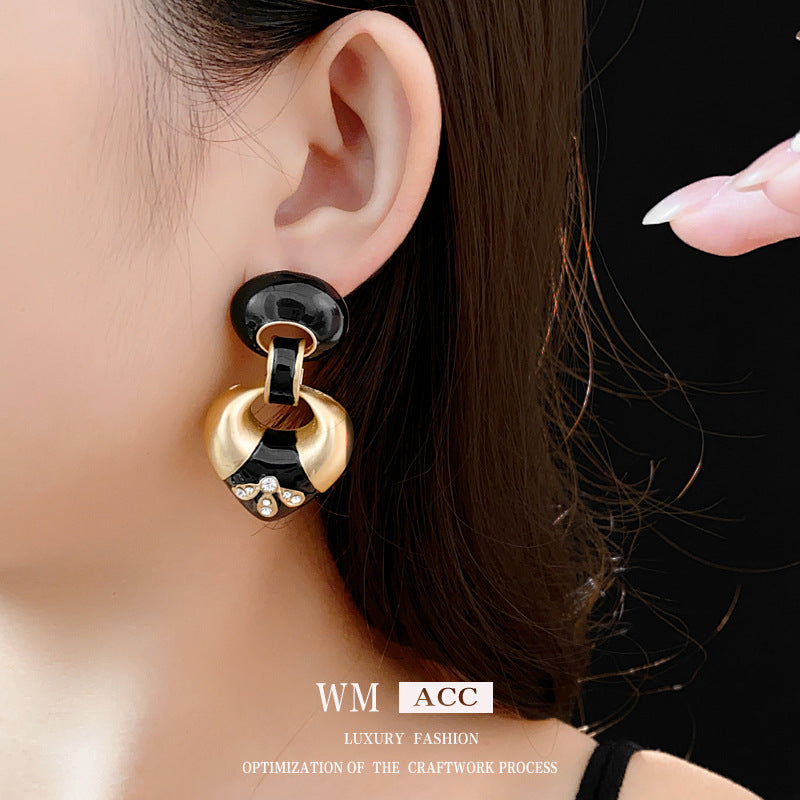 Medieval Heart Geometric Heart Alloy Oil Dripping Earrings