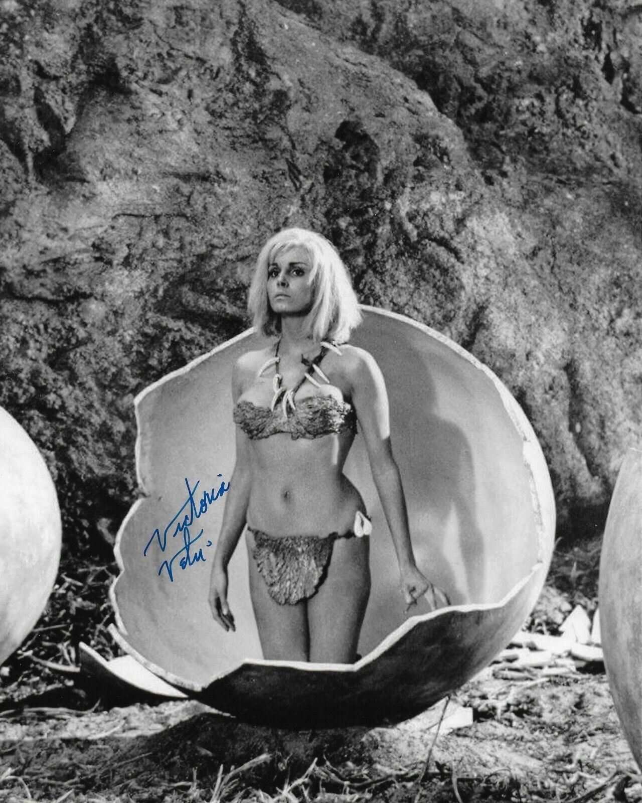 Victoria Vetri When Dinosaurs...Signed In Person 8X10 Photo Poster painting #5 @ Hollywood Show