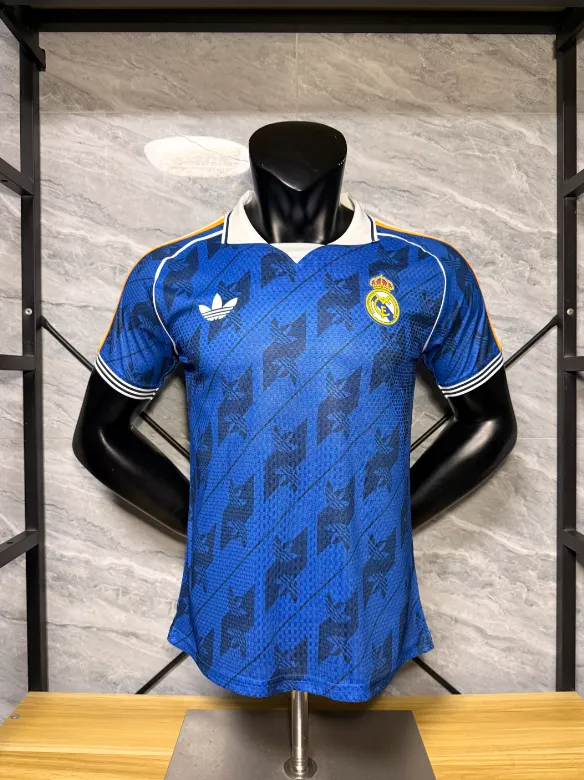 26-27 Real Madrid Retro Edition Trefoil Blue - Player Version