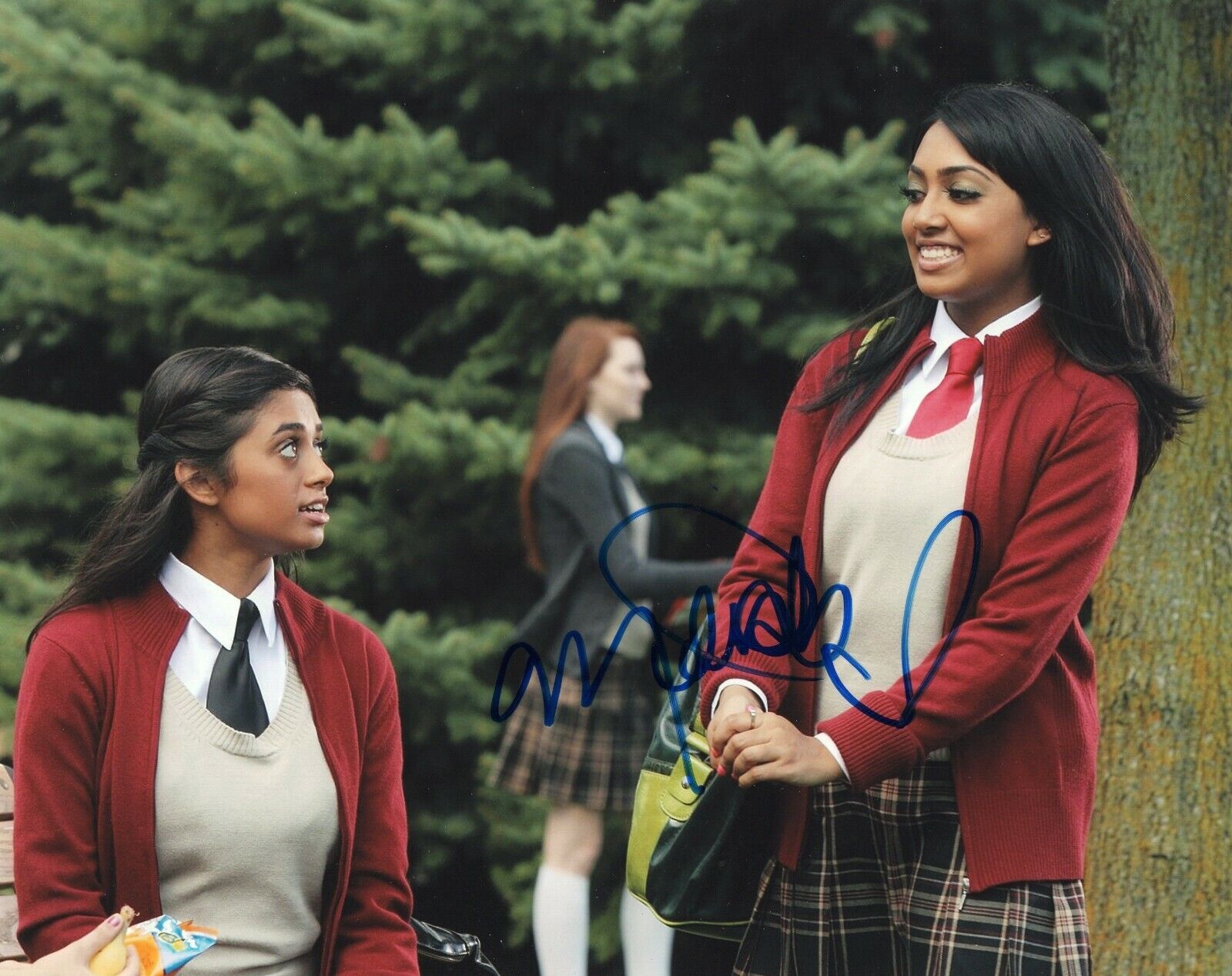 Melinda Shankar Signed 8x10 Photo Poster painting w/COA Degrassi Alli Bhandari #2