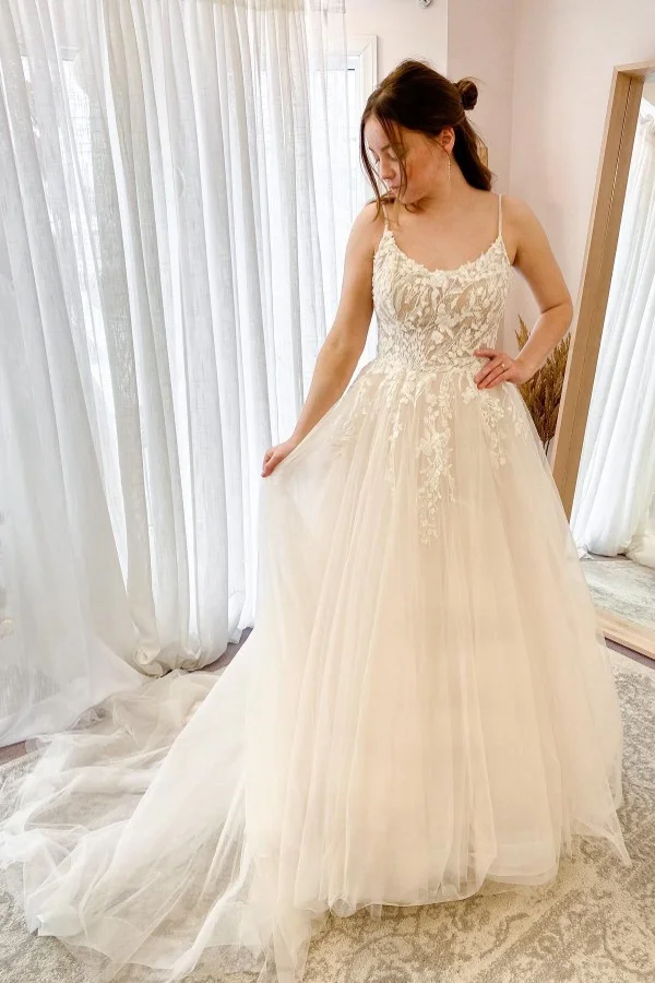 Elegant A-line Halter Tulle Long Wedding Dress With Lace | Ballbellas Ballbellas