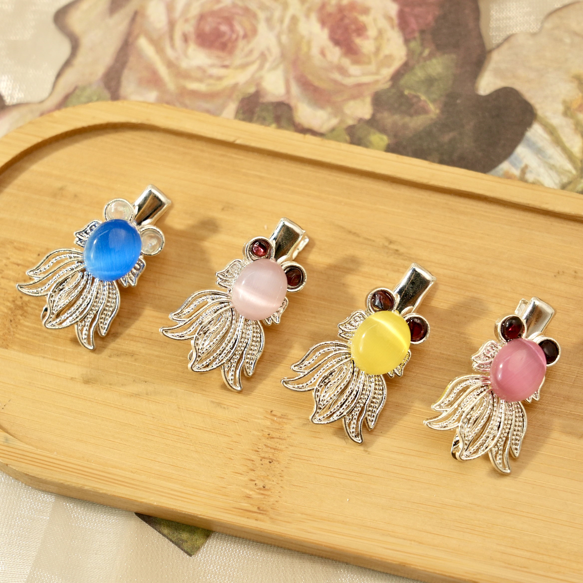 Cat Eye Stone Goldfish Hair Clip