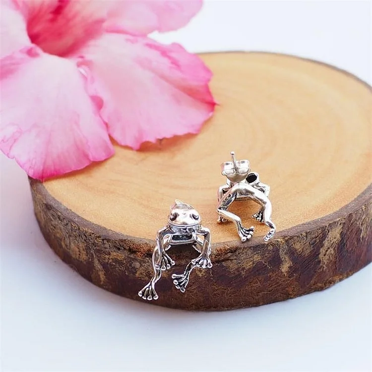 Take It Easy Frog Earrings