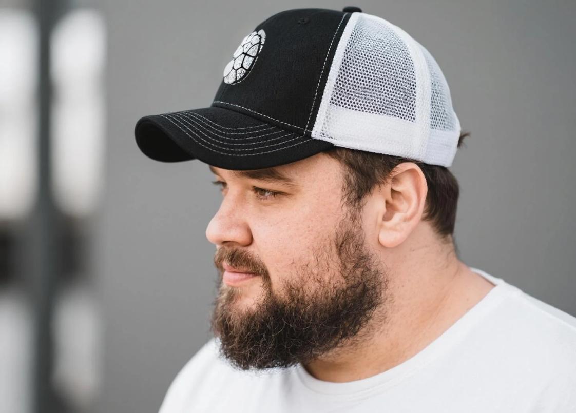 A big and tall hat with breathable fabric