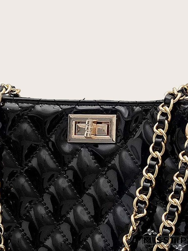 Random Twist Lock Quilted Chain Bag