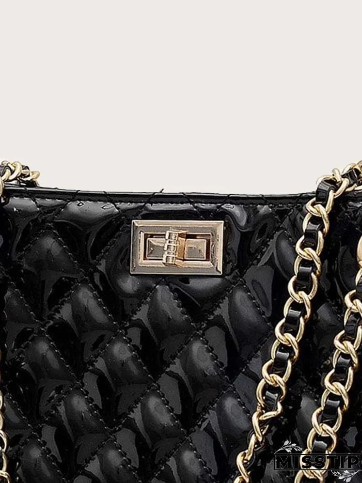 Random Twist Lock Quilted Chain Bag