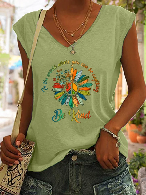 In A World Where You Can Be Anything Be Kind Print Casual Tank Top