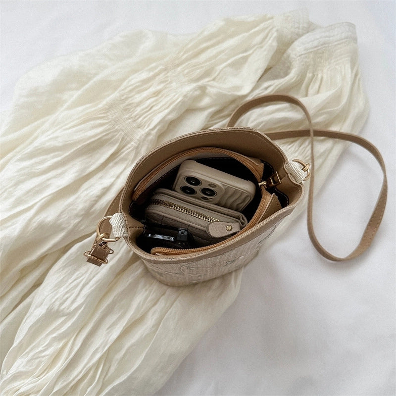 Women’s Small Straw Floral Streetwear Zipper Bucket Bag