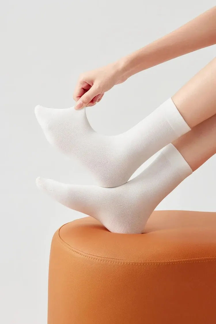 White cotton mid-calf socks