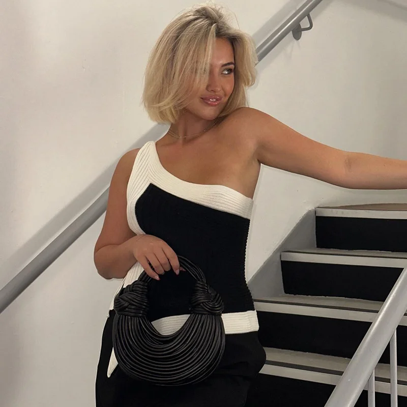 Uveng Uveng Summer New Design Feeling Black And White Crash Color Sexy Hanging Neck Strap Slant Shoulder Vest Top