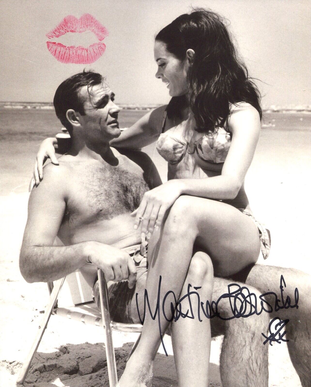 007 Bond girl Martine Beswick signed & kissed Thunderball Photo Poster painting No2