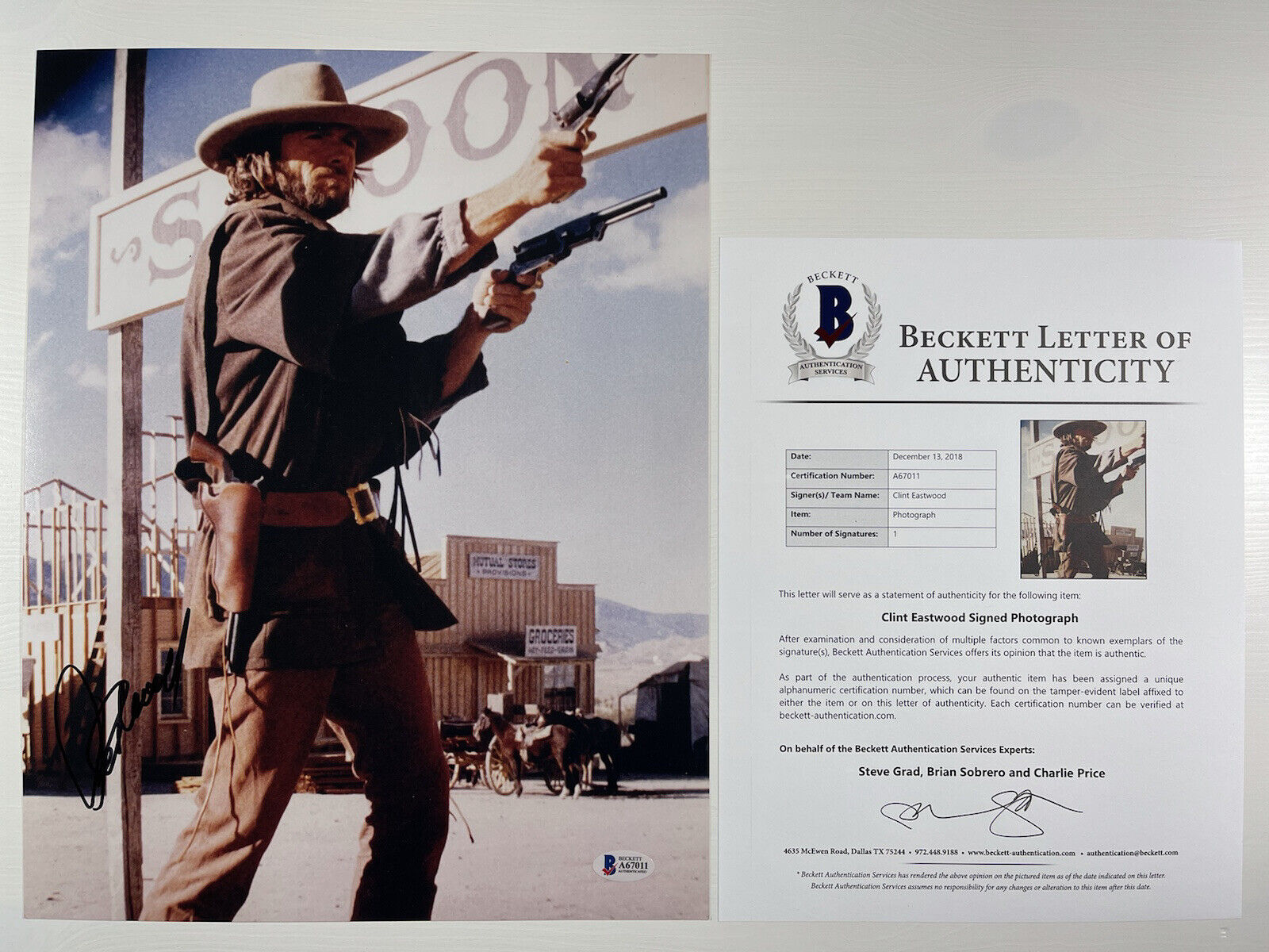 CLINT EASTWOOD SIGNED THE OUTLAW JOSEY WALES 11x14 Photo Poster painting BAS LOA #A67011