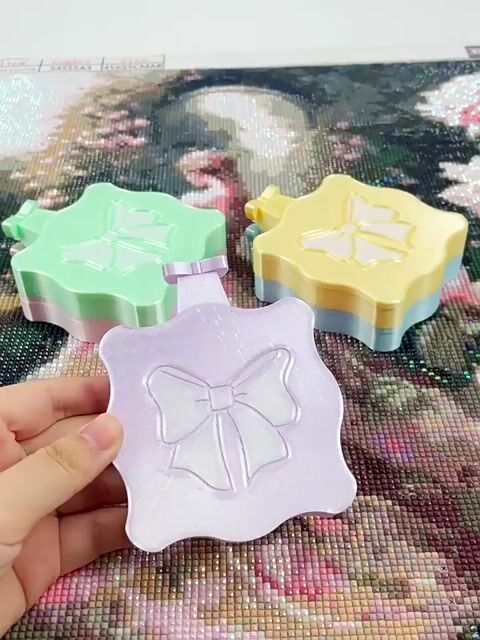 Diamond Painting Tool &ndash; Bow-shaped Magnetic Diamond Storage Tray 9.7*8.4cm gbfke
