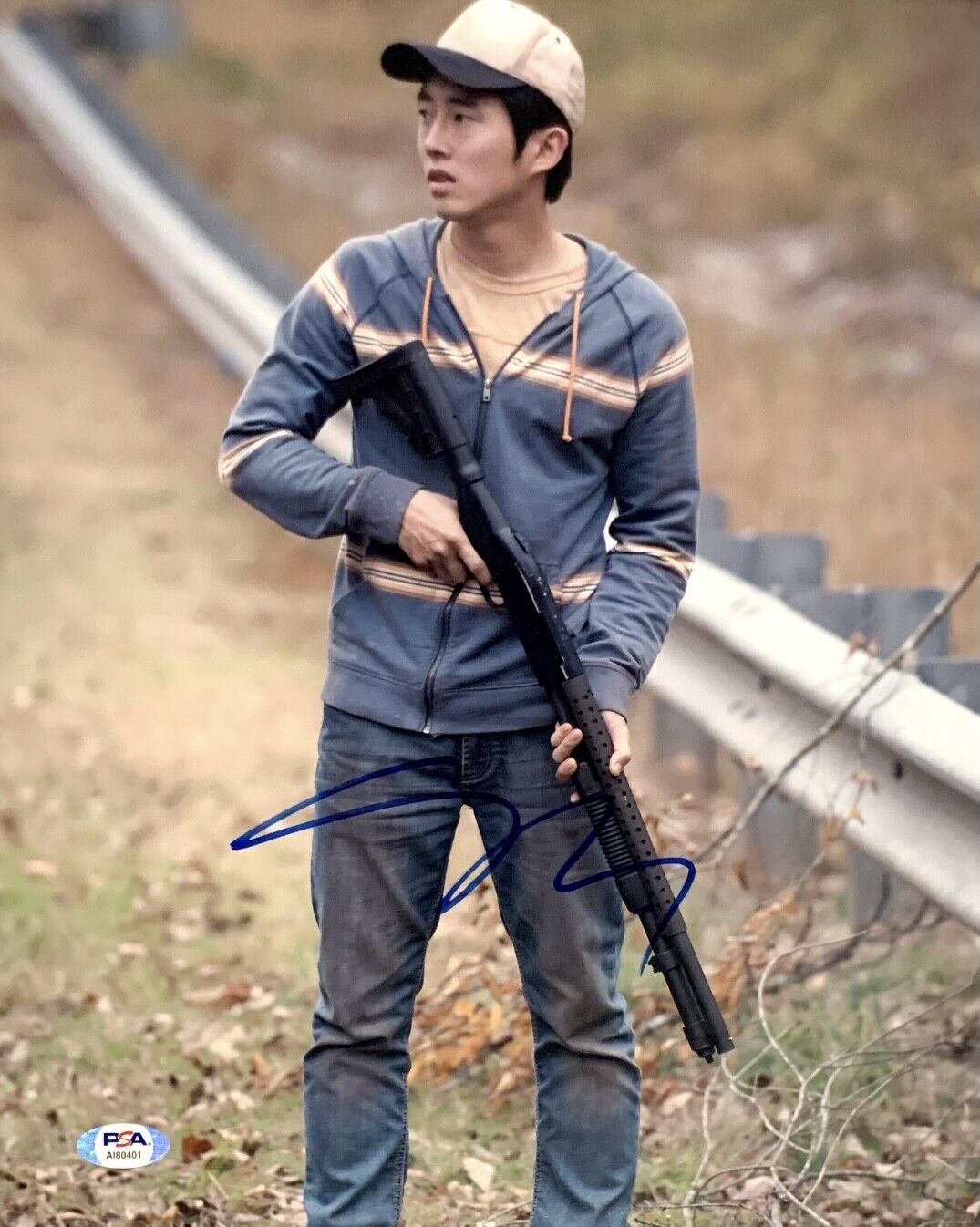 Steven Yeun Signed 11x14 Photo Poster painting  The Walking Dead * PSA AI80401 