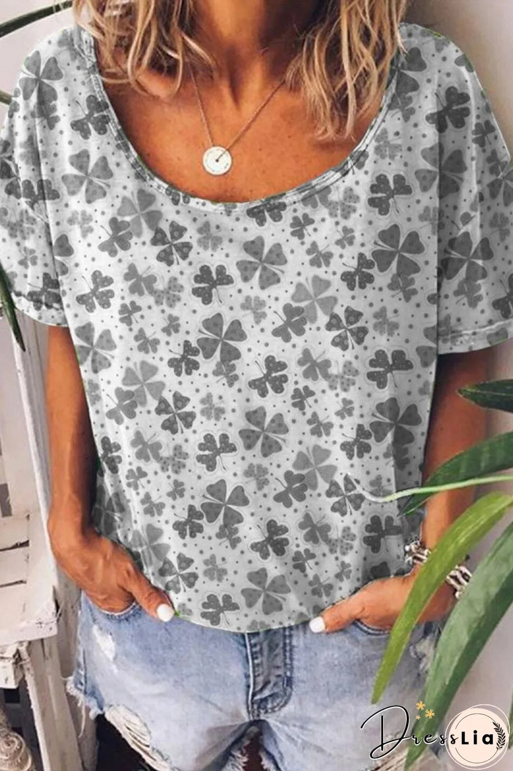 Scoop Neck Floral Print T-Shirt