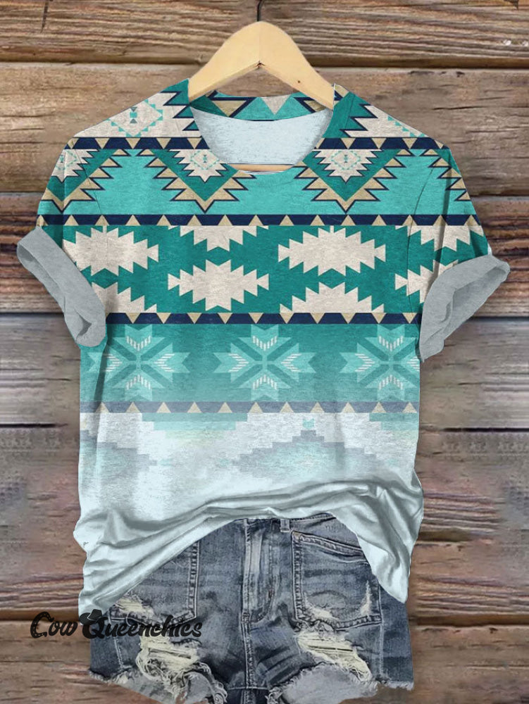 Aztec Pattern Gradient Illustration Women’s Print T-shirt Multicolor / S