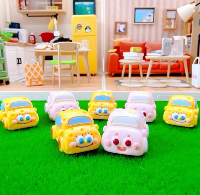 Sponge Pactrick Mini Car Charm